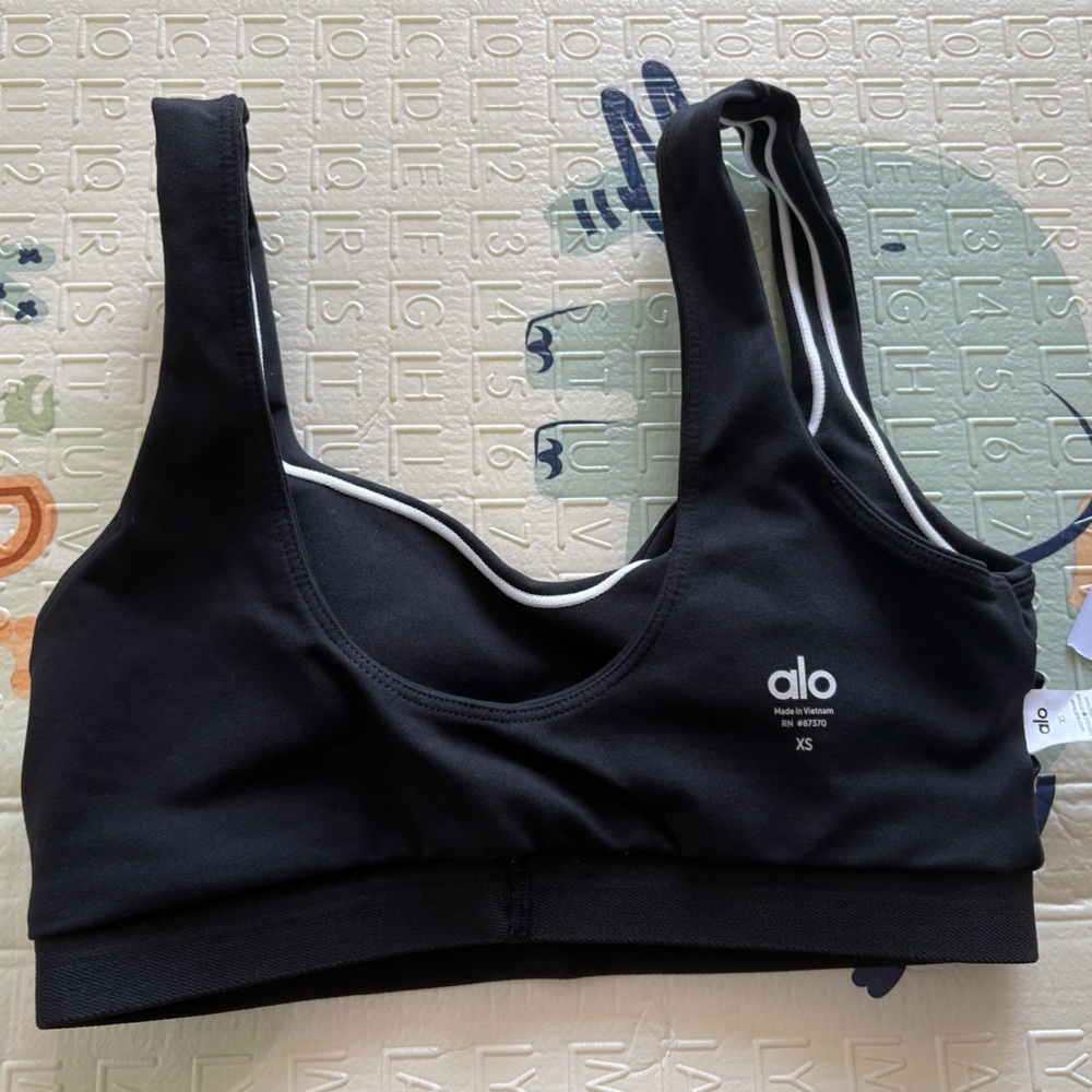 ALO Yoga Set Black - Picture 8 of 8